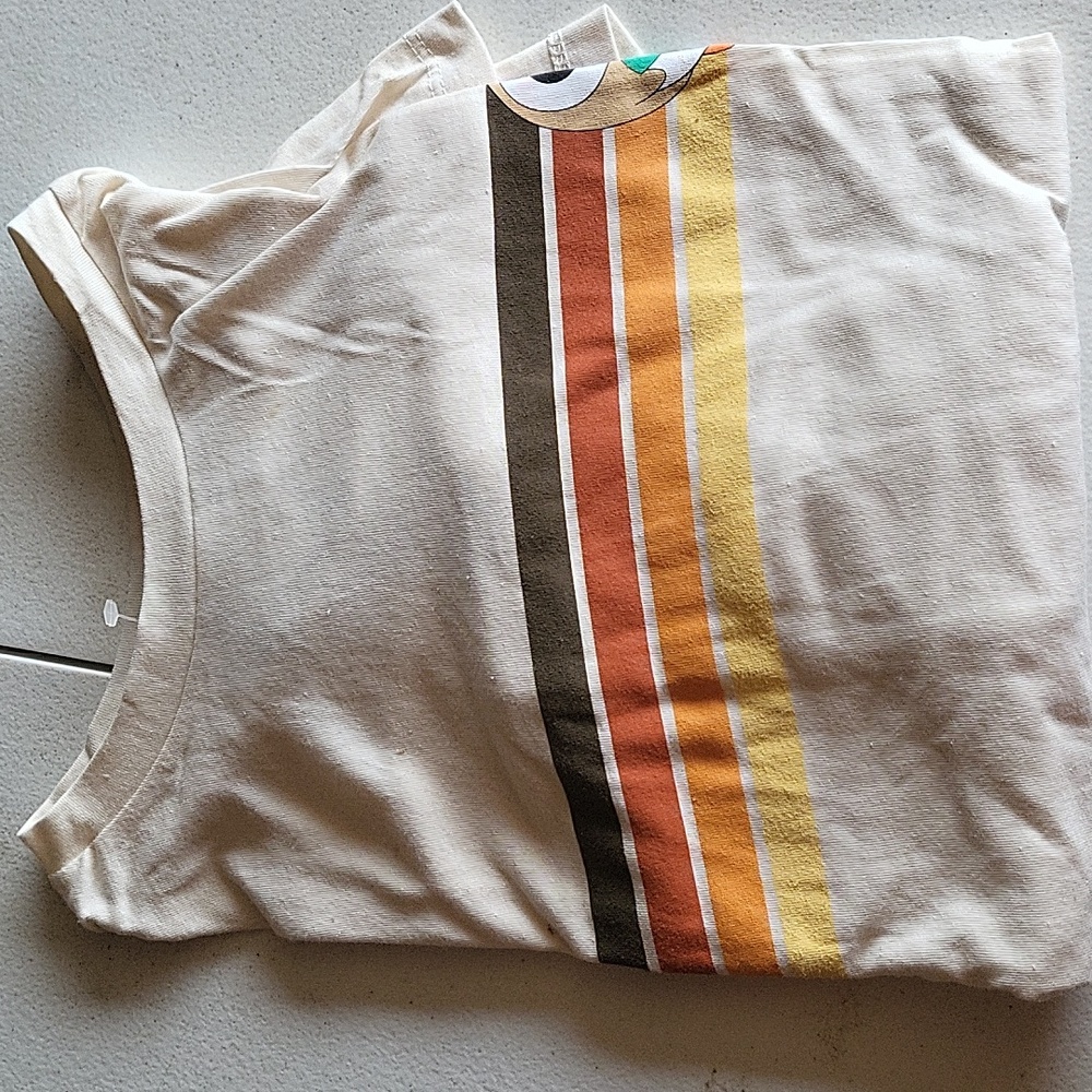 Boxlunch XL Cream T-shirt